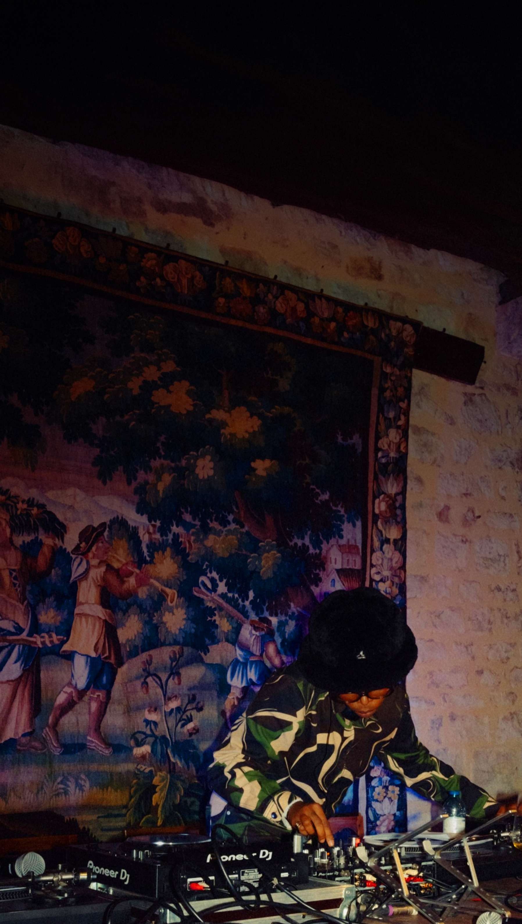 Live set at Château du Clos de Vougeot
